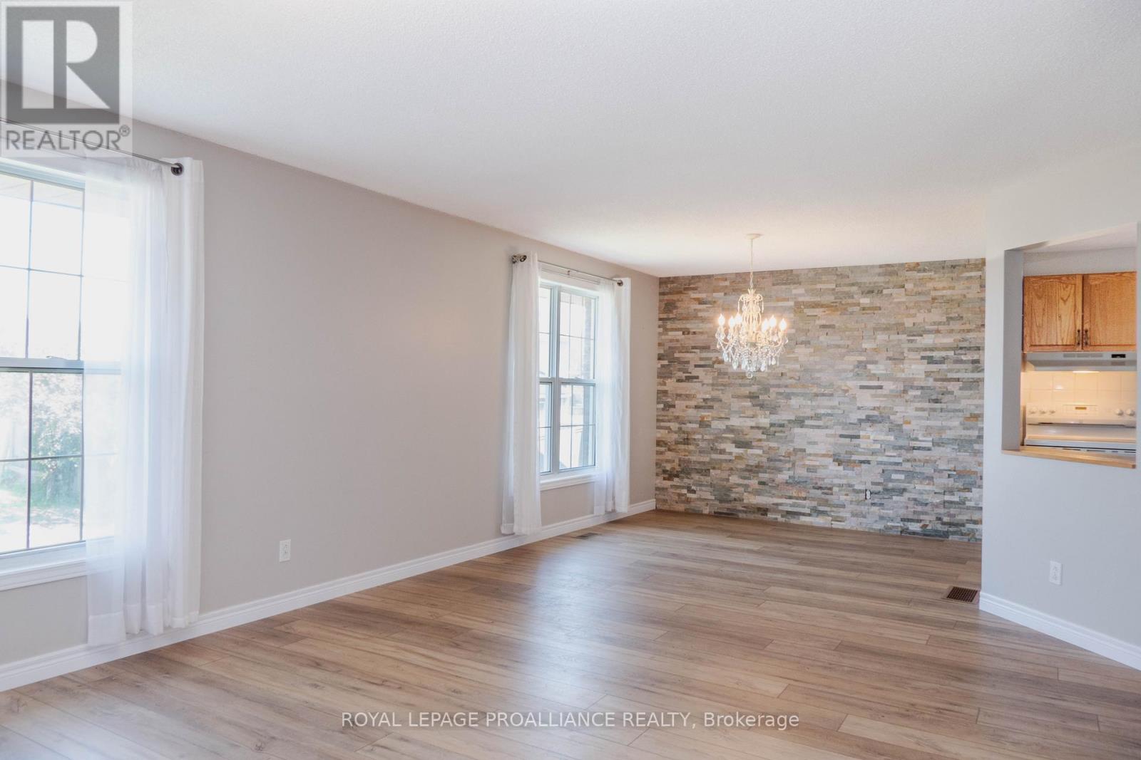 11 Carrying Place Road, Quinte West, Ontario  K8V 3E6 - Photo 17 - X12407588