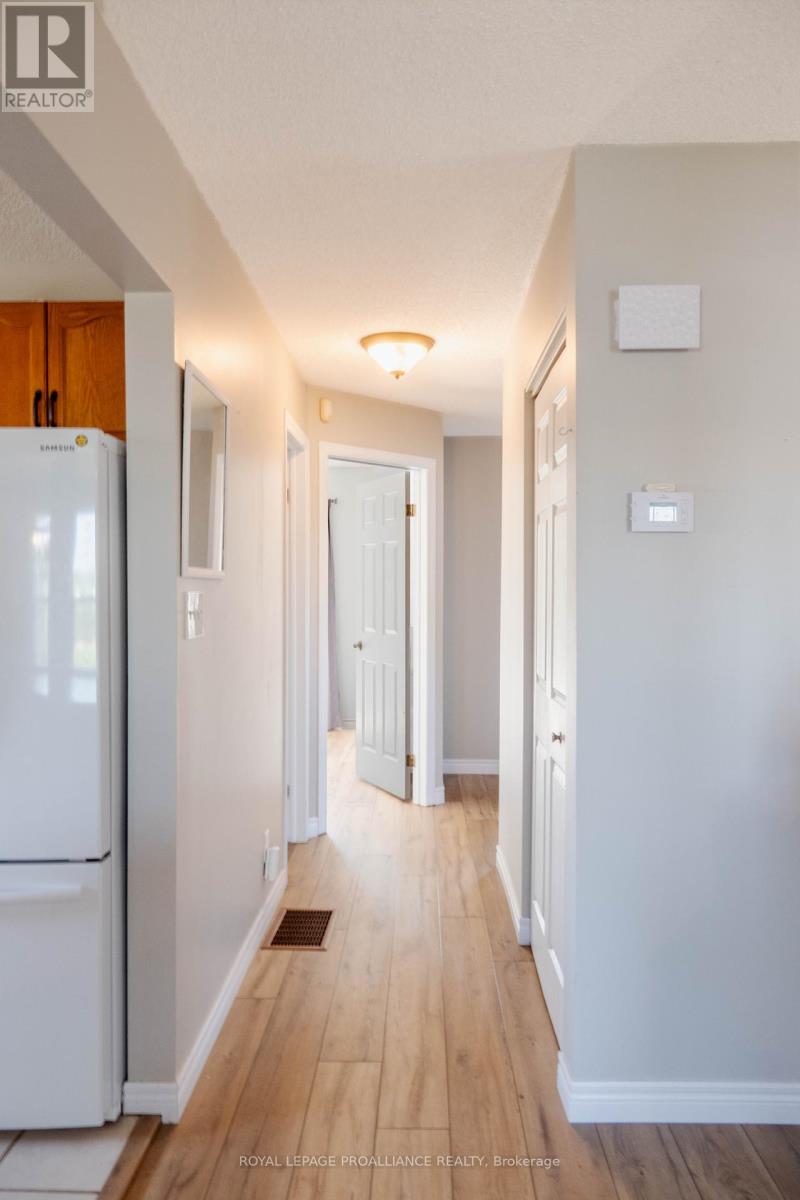 11 Carrying Place Road, Quinte West, Ontario  K8V 3E6 - Photo 18 - X12407588