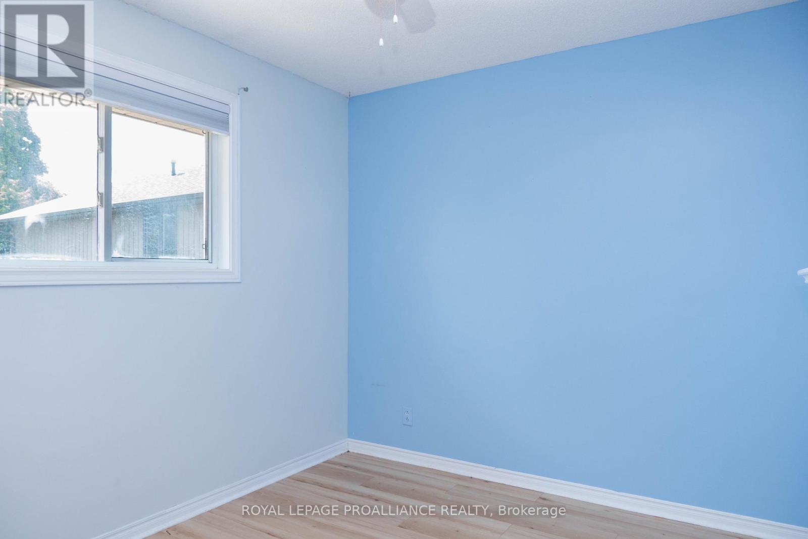 11 Carrying Place Road, Quinte West, Ontario  K8V 3E6 - Photo 20 - X12407588