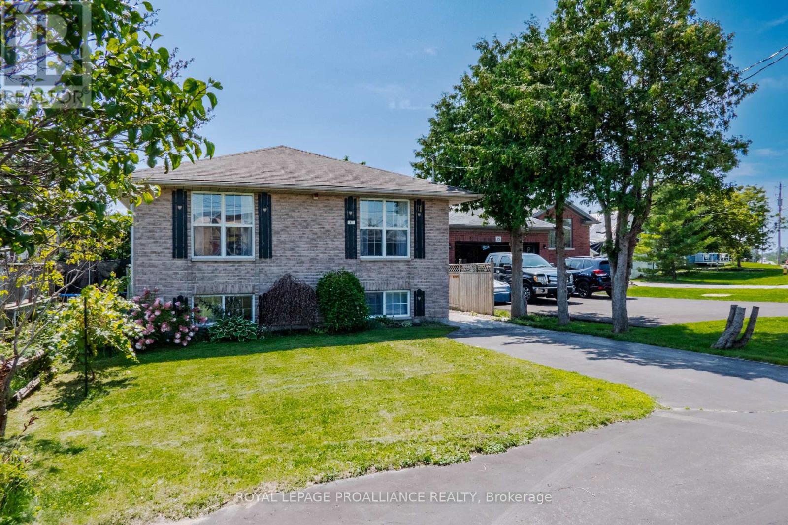 11 Carrying Place Road, Quinte West, Ontario  K8V 3E6 - Photo 3 - X12407588