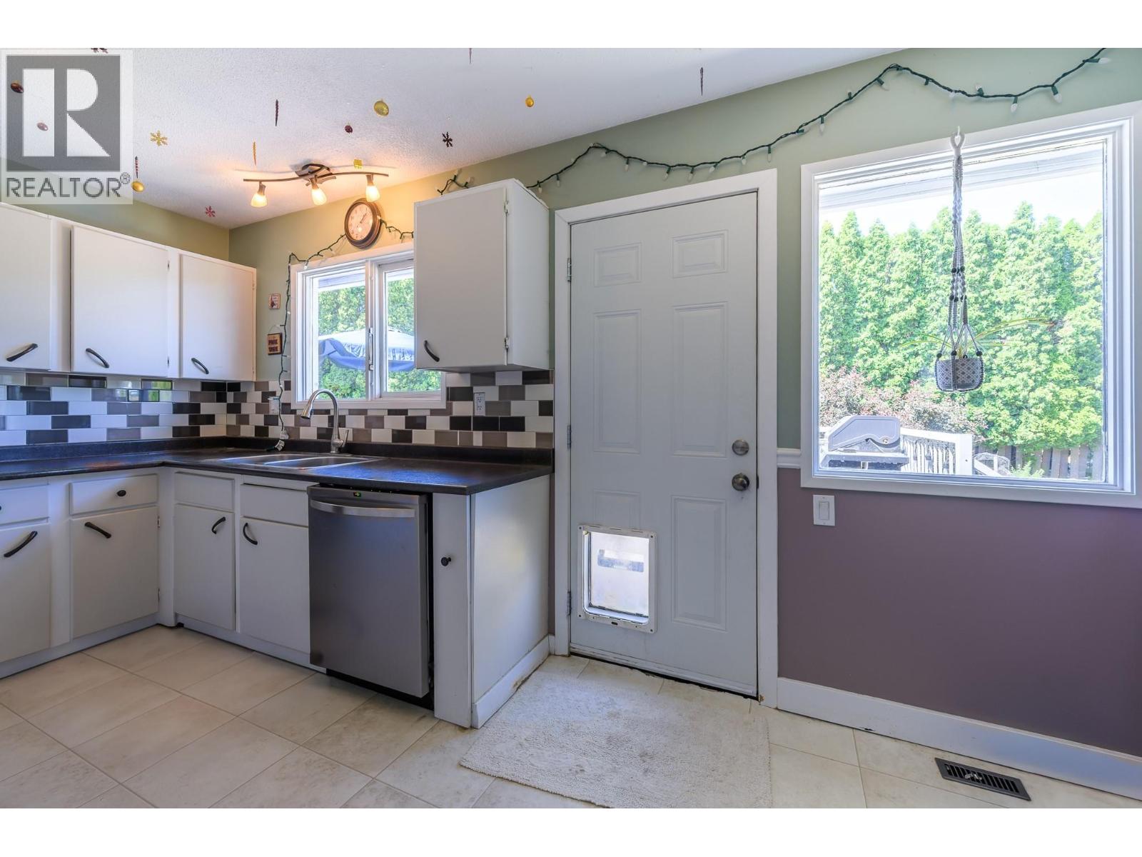 531 Baywood Crescent, Kamloops, British Columbia  V2B 6B2 - Photo 8 - 10363154