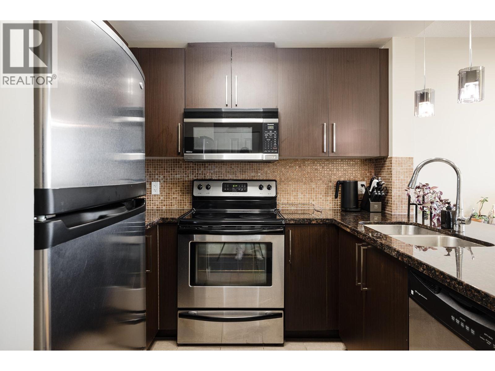 2203 888 Carnarvon Street, New Westminster, British Columbia  V3M 0C6 - Photo 8 - R3048418