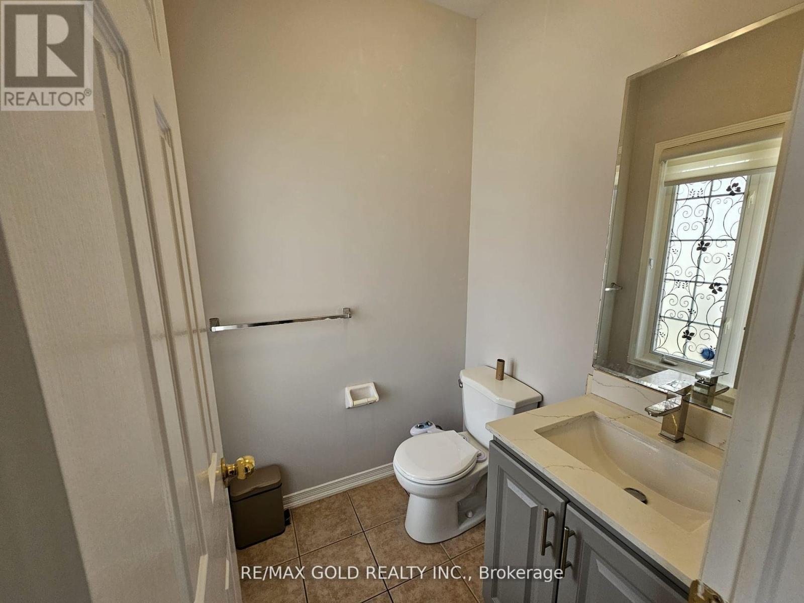 25 Iceberg Trail, Brampton, Ontario  L6R 0H9 - Photo 5 - W12407454
