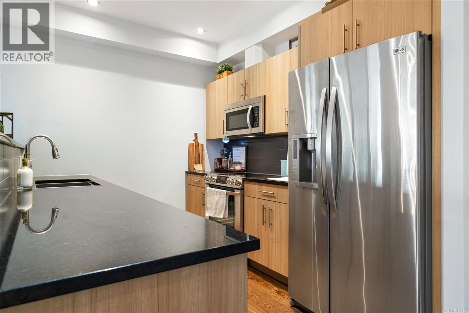 201 2415 Amherst Ave, Sidney, British Columbia  V8L 2H1 - Photo 15 - 1011183