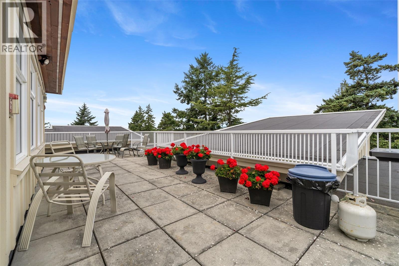 201 2415 Amherst Ave, Sidney, British Columbia  V8L 2H1 - Photo 28 - 1011183