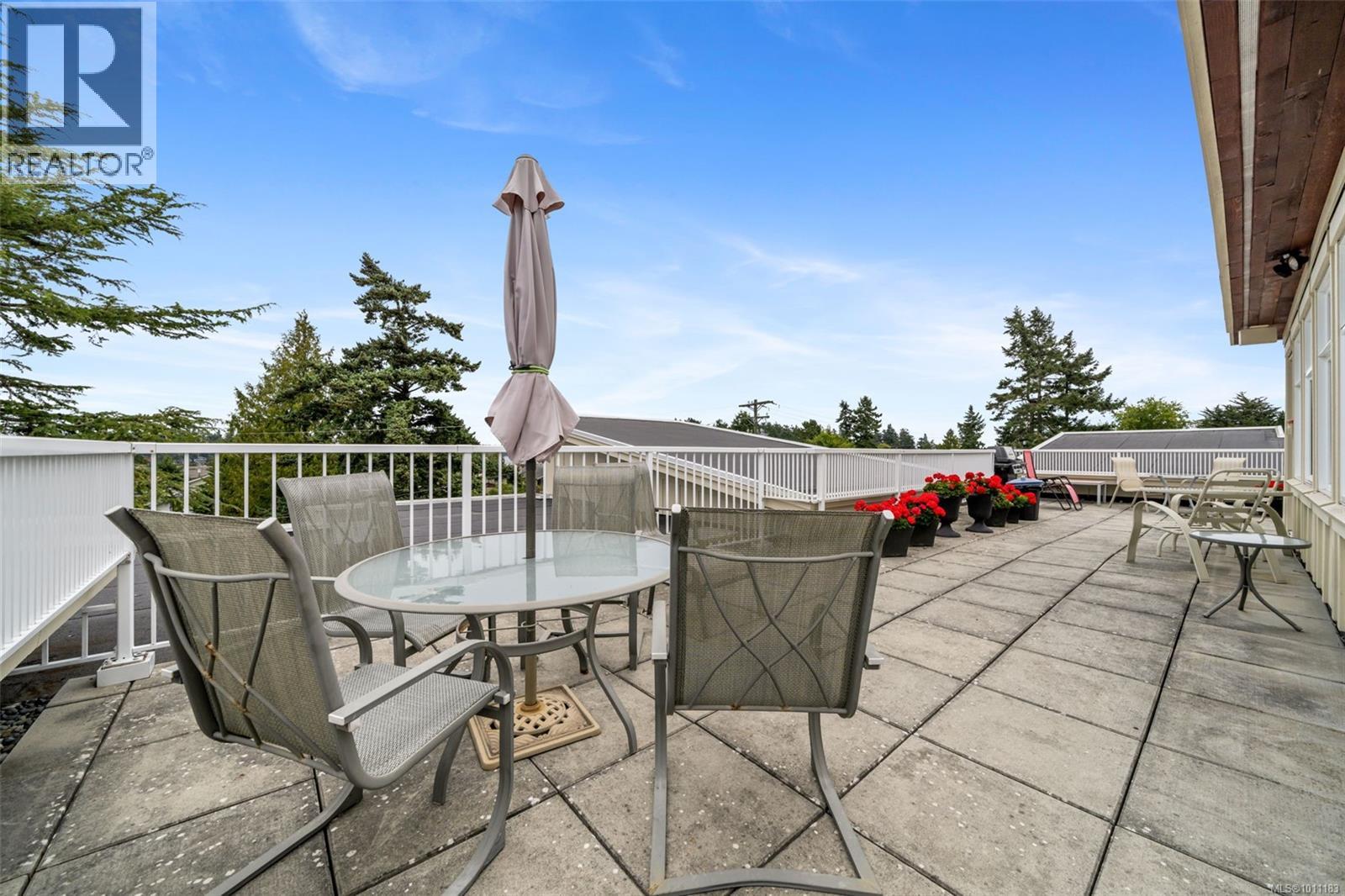 201 2415 Amherst Ave, Sidney, British Columbia  V8L 2H1 - Photo 30 - 1011183
