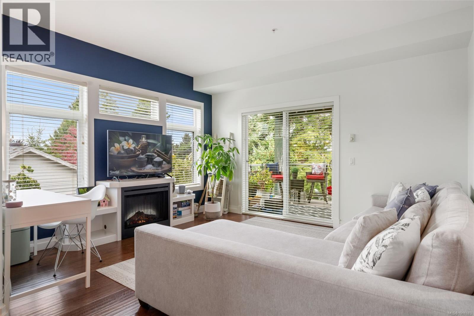 201 2415 Amherst Ave, Sidney, British Columbia  V8L 2H1 - Photo 4 - 1011183