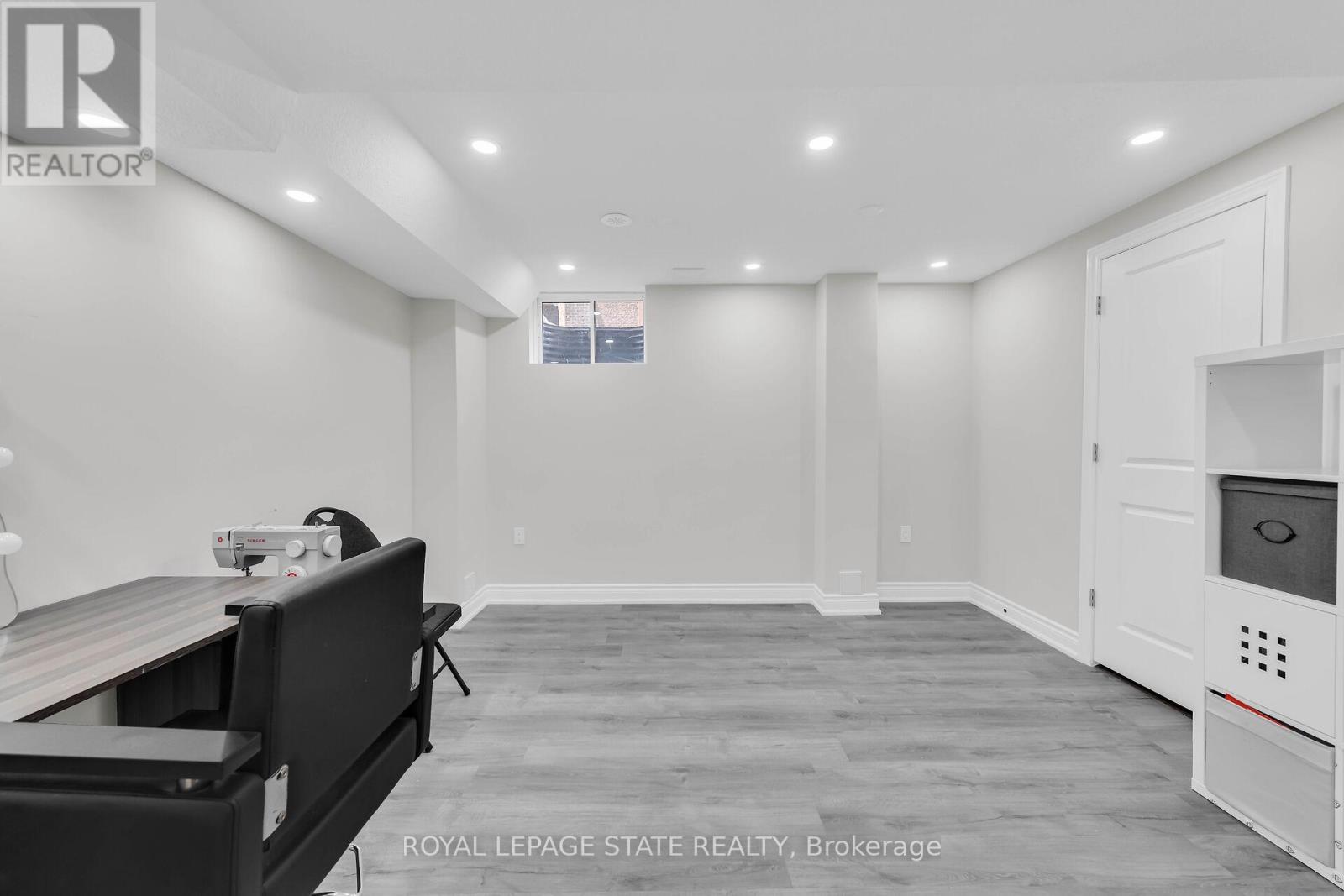 135 Borers Creek Circle, Hamilton, Ontario  L8B 1W3 - Photo 28 - X12407473