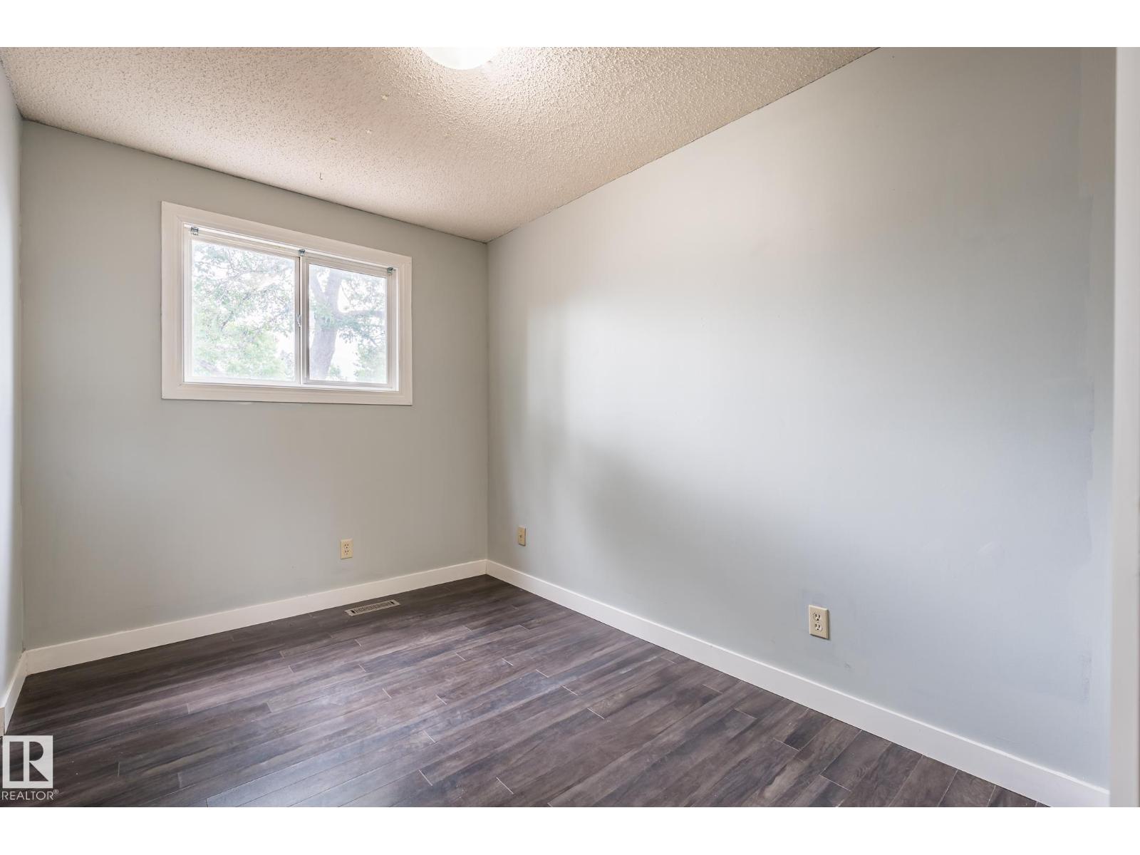 1691 Lakewood Road South Nw Nw, Edmonton, Alberta  T6K 3B9 - Photo 11 - E4458016
