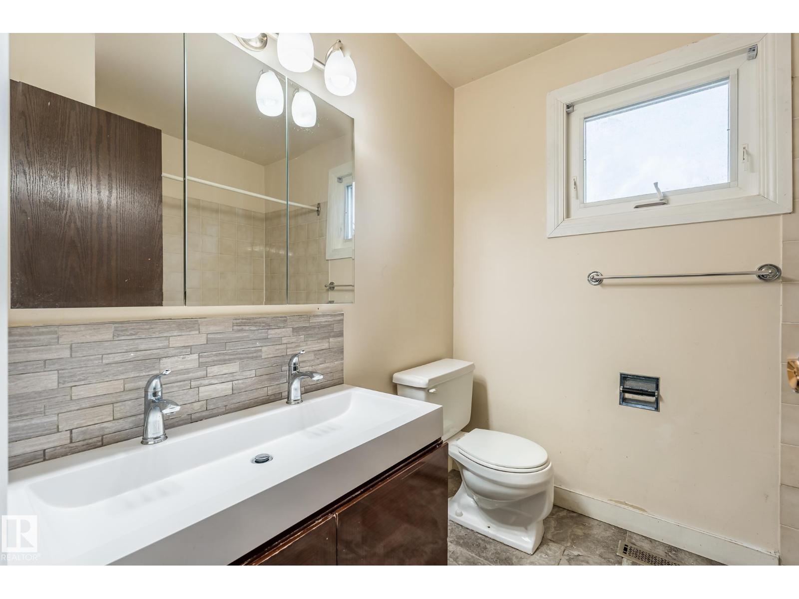 1691 Lakewood Road South Nw Nw, Edmonton, Alberta  T6K 3B9 - Photo 13 - E4458016