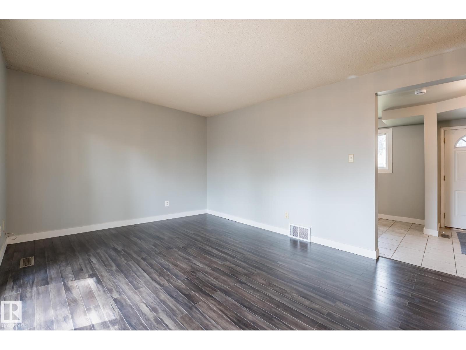1691 Lakewood Road South Nw Nw, Edmonton, Alberta  T6K 3B9 - Photo 5 - E4458016