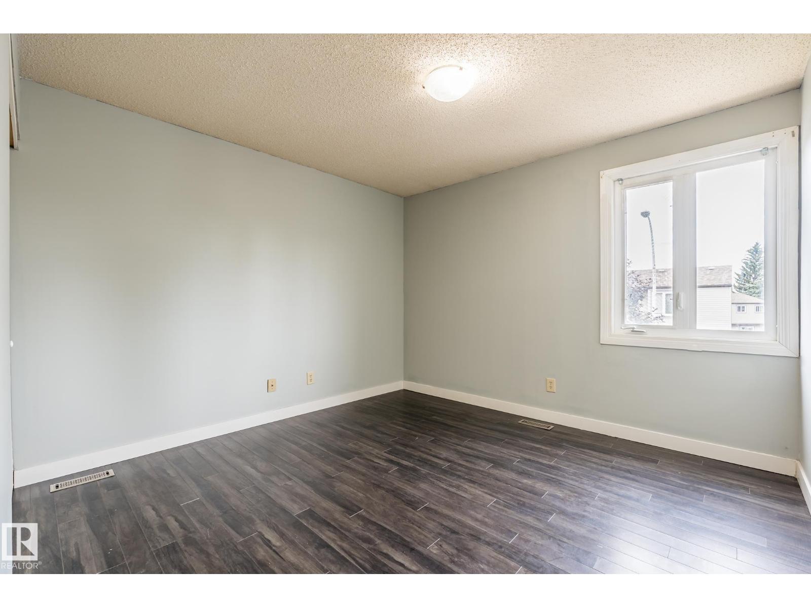 1691 Lakewood Road South Nw Nw, Edmonton, Alberta  T6K 3B9 - Photo 9 - E4458016