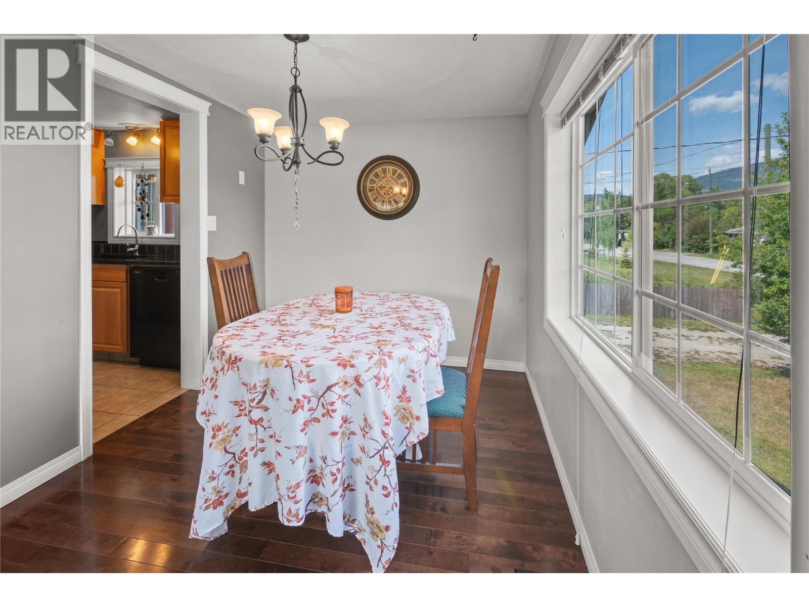 4772 Burns Avenue, Canal Flats, British Columbia  V0B 1B0 - Photo 14 - 10358884