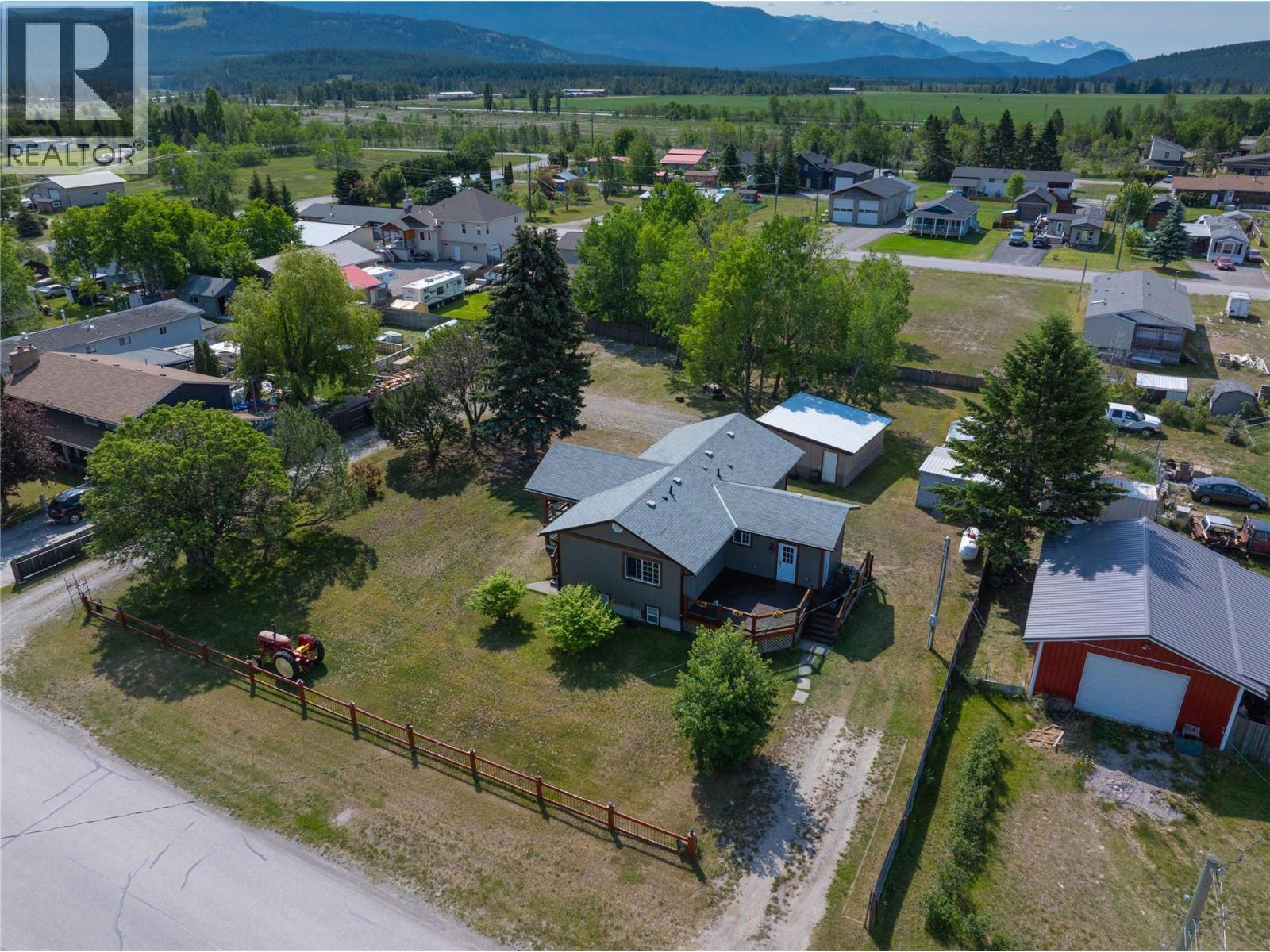 4772 Burns Avenue, Canal Flats, British Columbia  V0B 1B0 - Photo 1 - 10358884