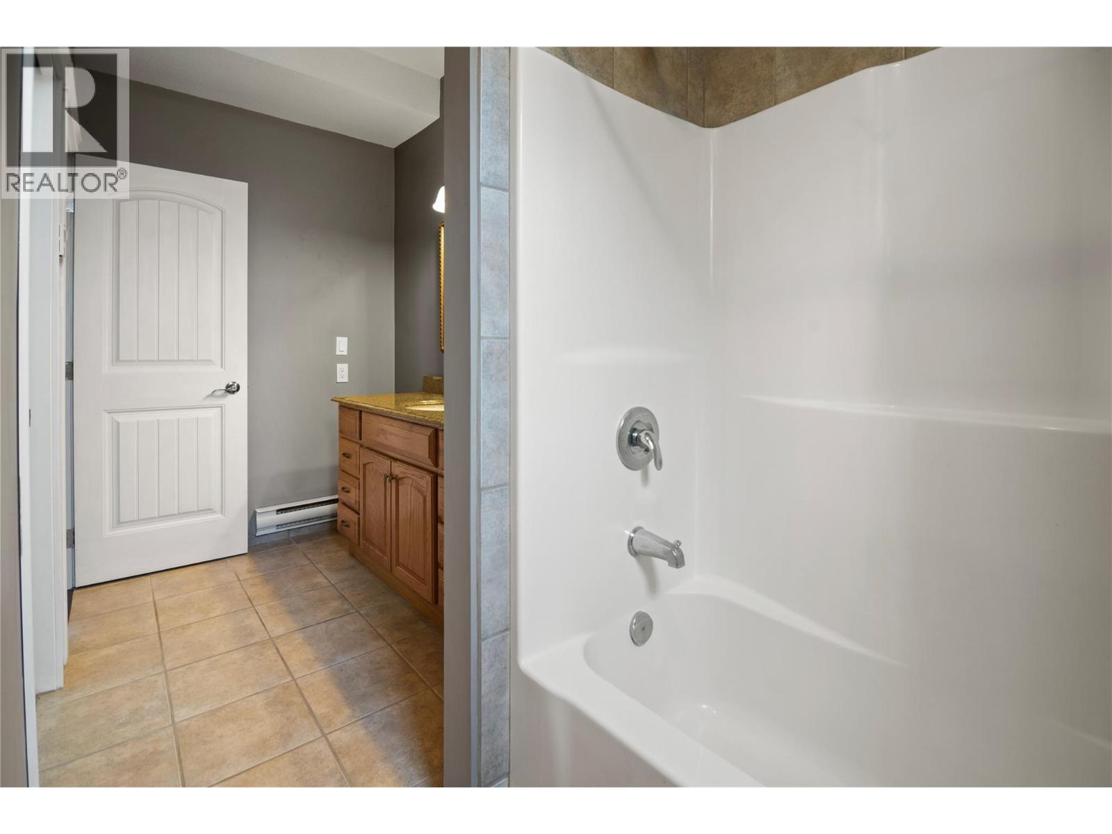 4772 Burns Avenue, Canal Flats, British Columbia  V0B 1B0 - Photo 48 - 10358884