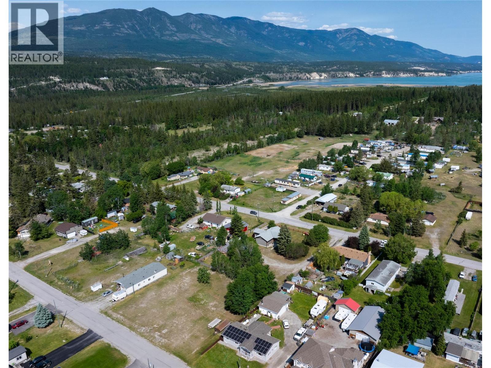 4772 Burns Avenue, Canal Flats, British Columbia  V0B 1B0 - Photo 57 - 10358884