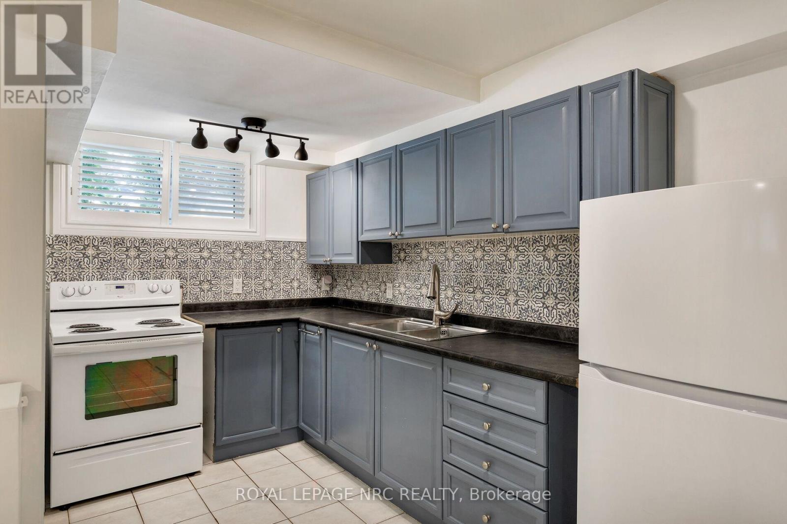 50 Tyrrel Avenue, Toronto (Wychwood), Ontario  M6G 2G2 - Photo 39 - C12407578