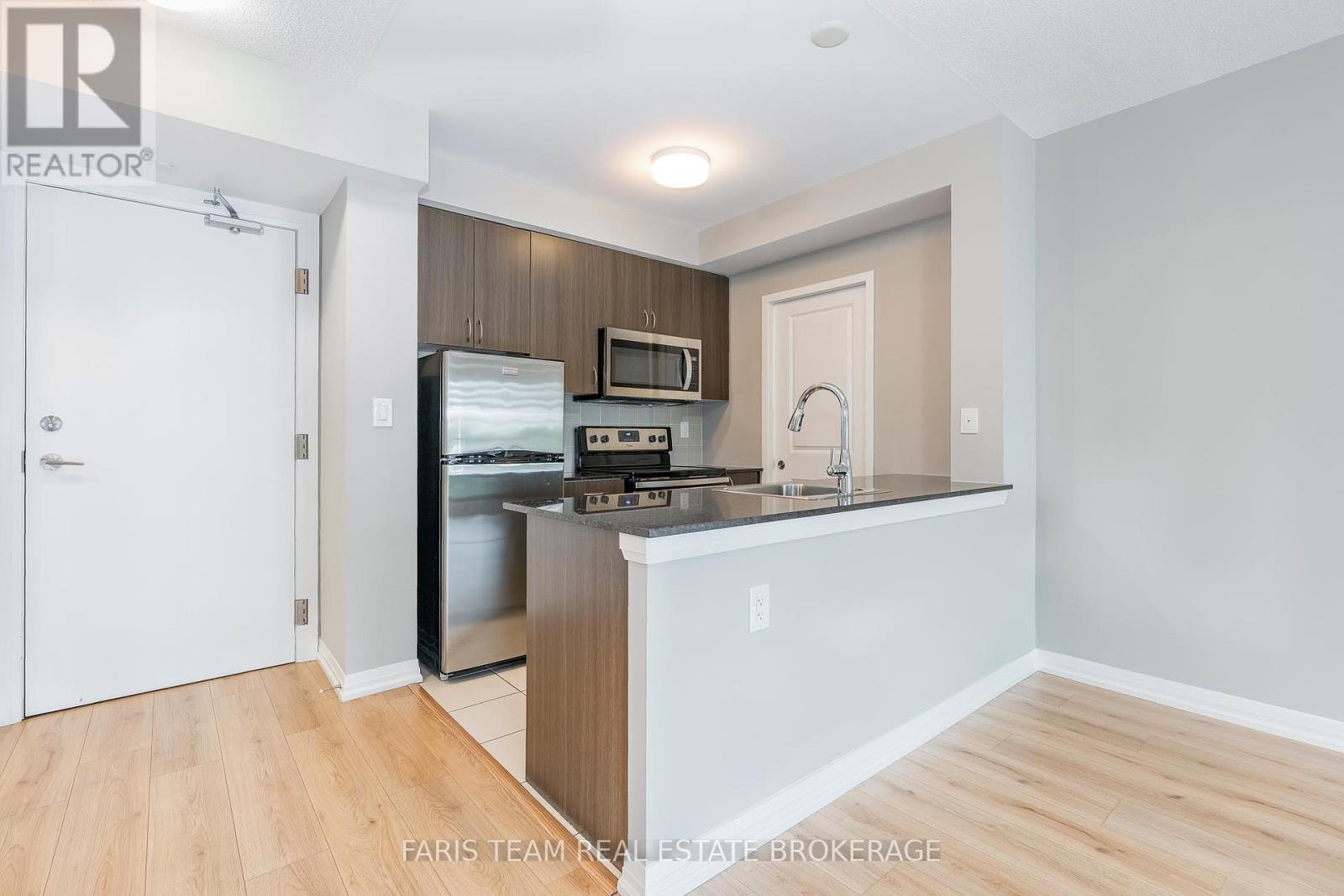401 - 741 Sheppard Avenue W, Toronto, Ontario  M3H 2S9 - Photo 5 - C12407592