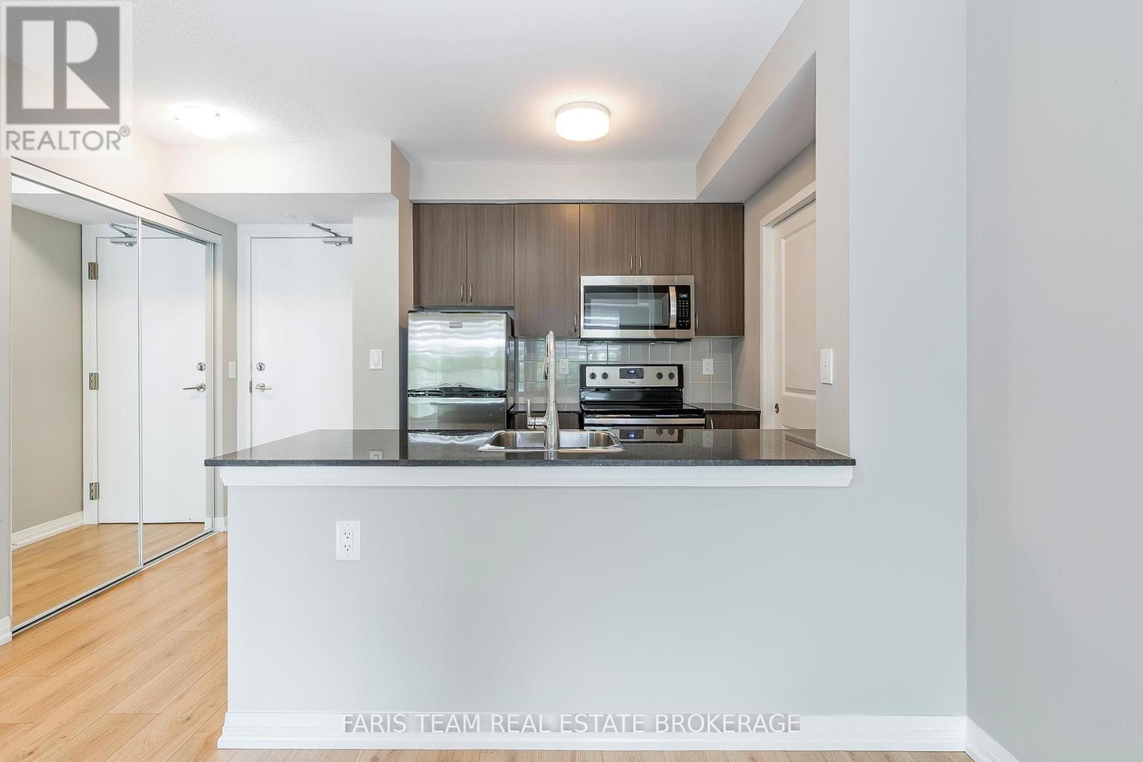 401 - 741 Sheppard Avenue W, Toronto, Ontario  M3H 2S9 - Photo 6 - C12407592