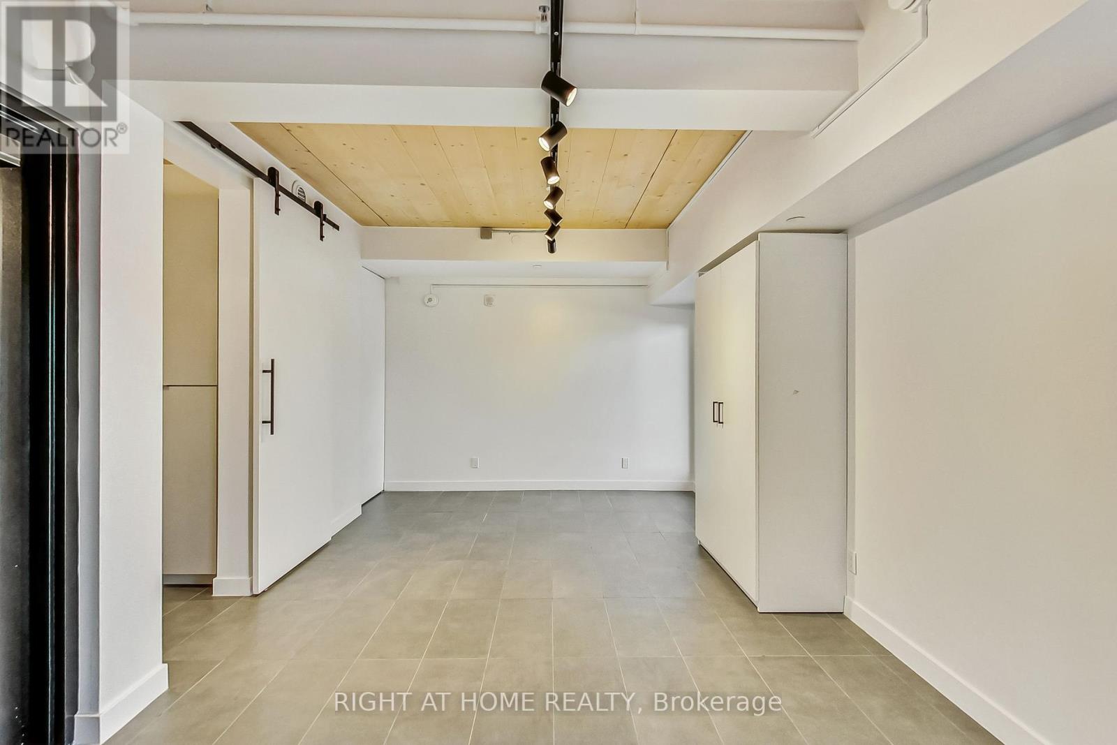 301 - 1602 Queen Street E, Toronto, Ontario  M4L 1G2 - Photo 12 - E12407607