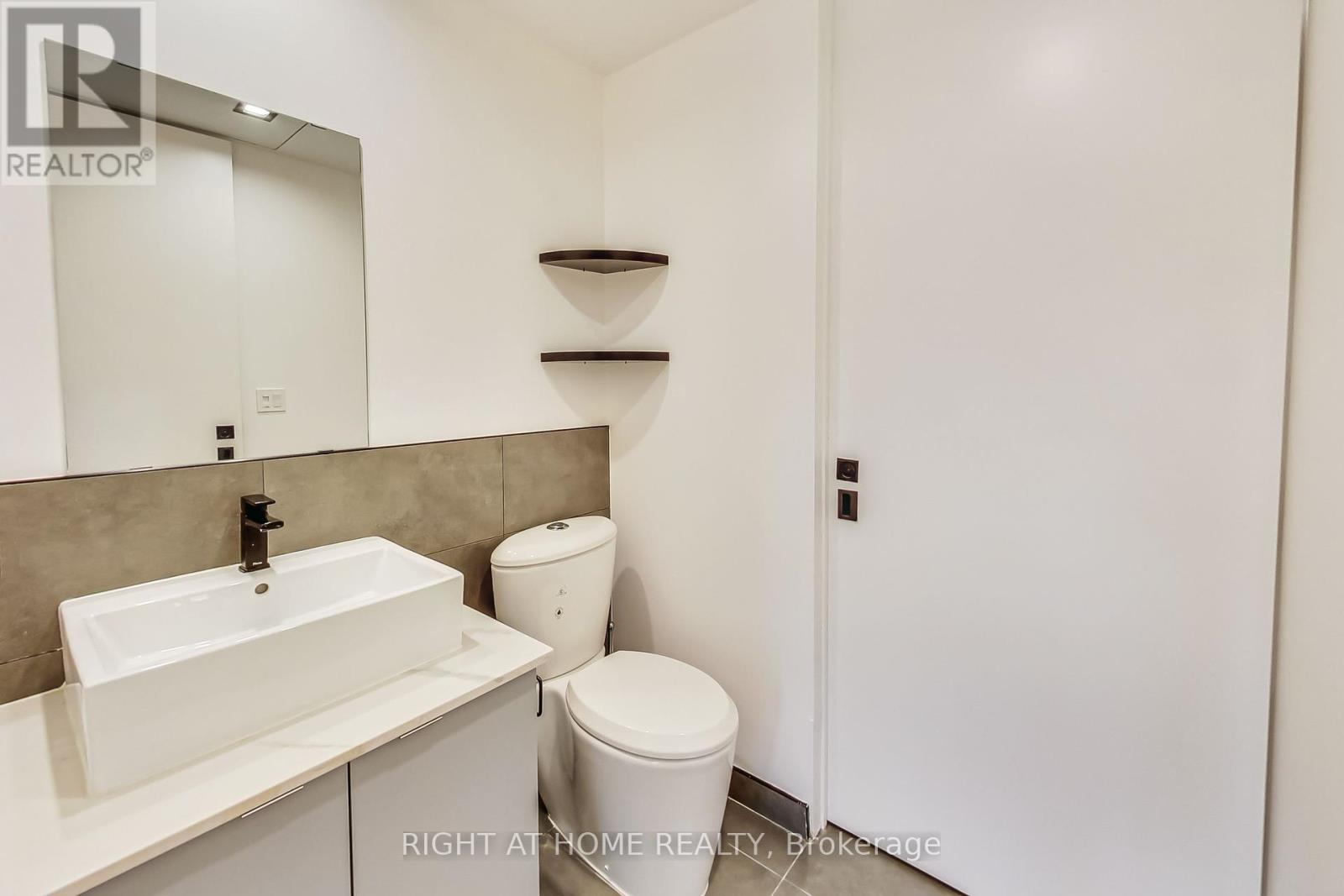 301 - 1602 Queen Street E, Toronto, Ontario  M4L 1G2 - Photo 16 - E12407607