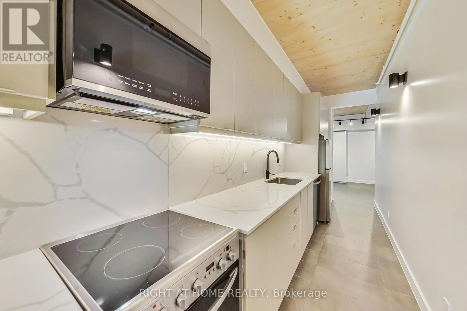 301 - 1602 Queen Street E, Toronto, Ontario  M4L 1G2 - Photo 7 - E12407607