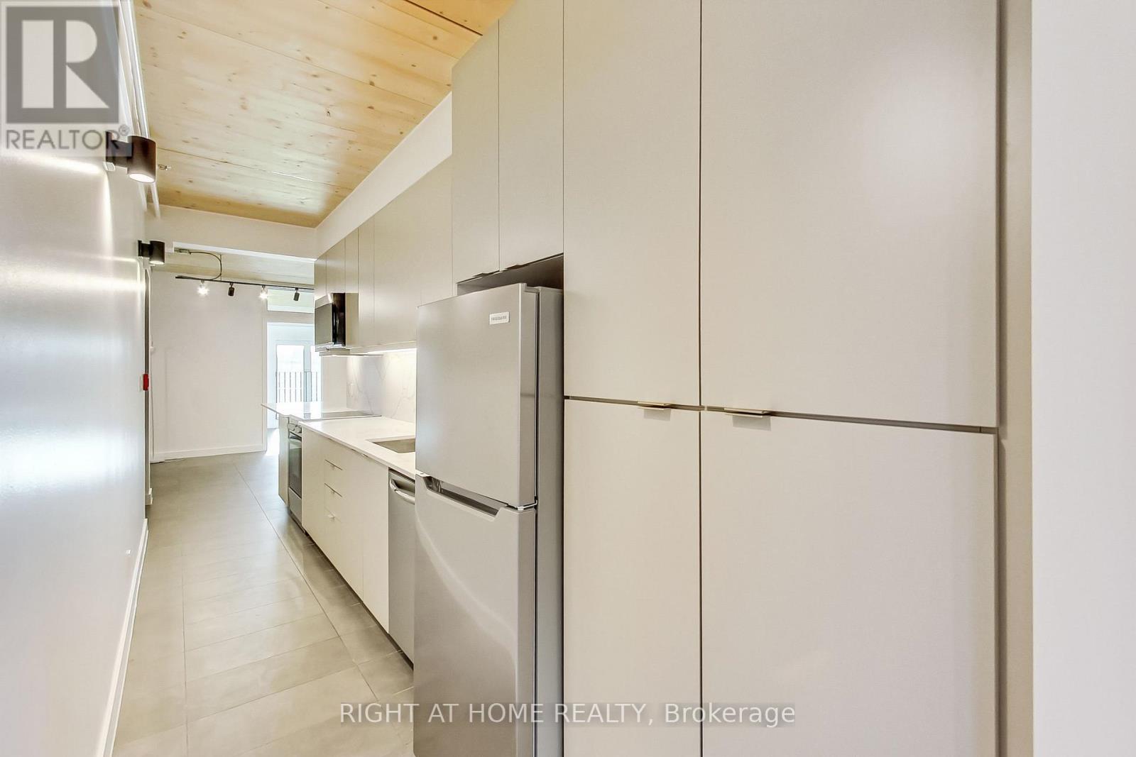 301 - 1602 Queen Street E, Toronto, Ontario  M4L 1G2 - Photo 9 - E12407607