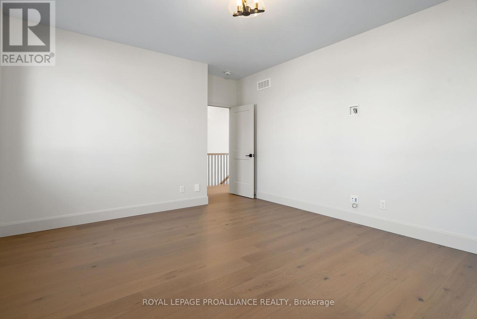 152 Sienna Avenue, Belleville (Belleville Ward), Ontario  K8P 0J6 - Photo 18 - X12407498