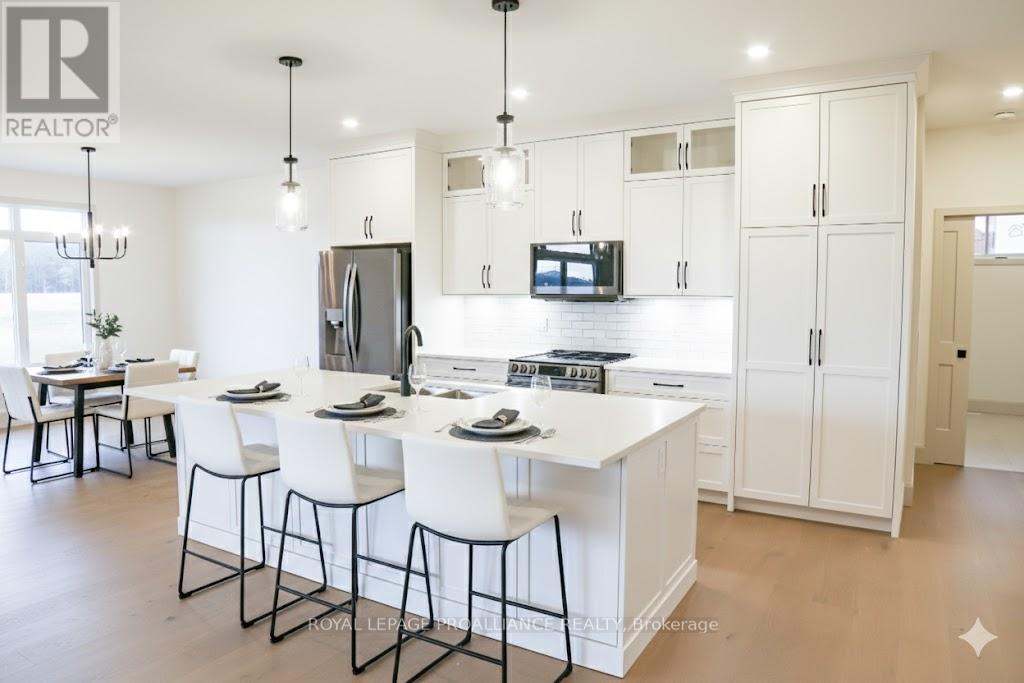 152 Sienna Avenue, Belleville (Belleville Ward), Ontario  K8P 0J6 - Photo 10 - X12407498