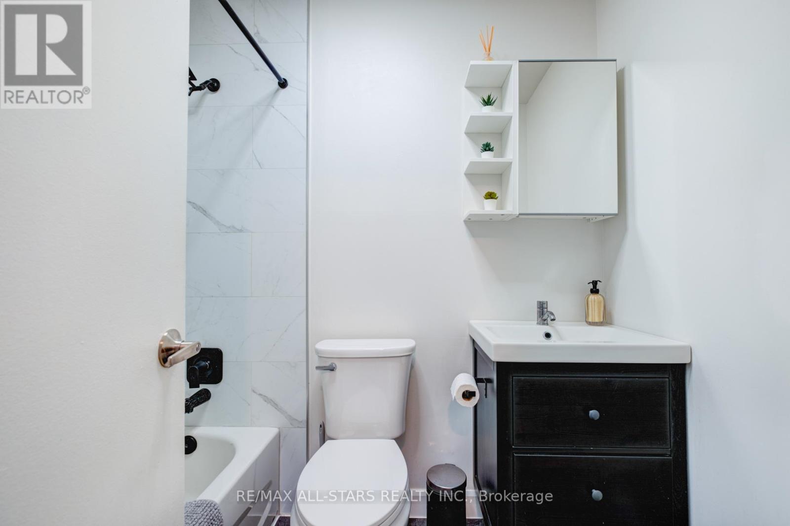 61 - 1624 Bloor Street, Mississauga, Ontario  L4X 2S2 - Photo 22 - W12405782