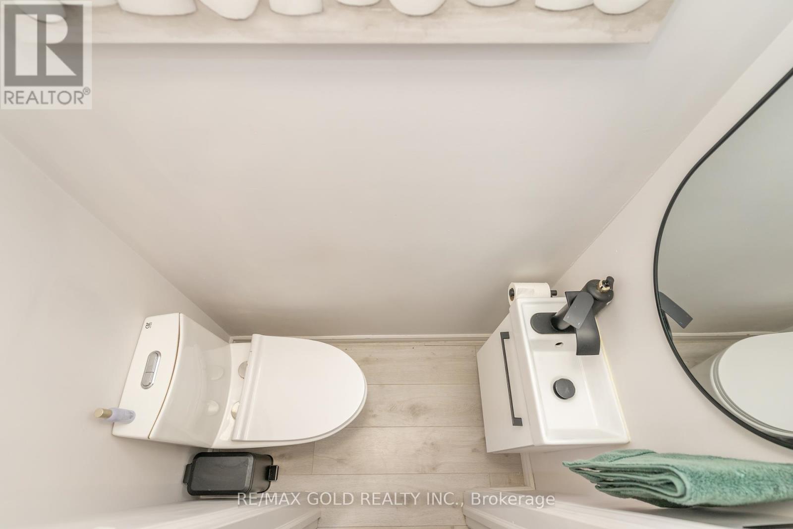 118 Fallingdale Crescent, Brampton, Ontario  L6T 3J6 - Photo 19 - W12406099