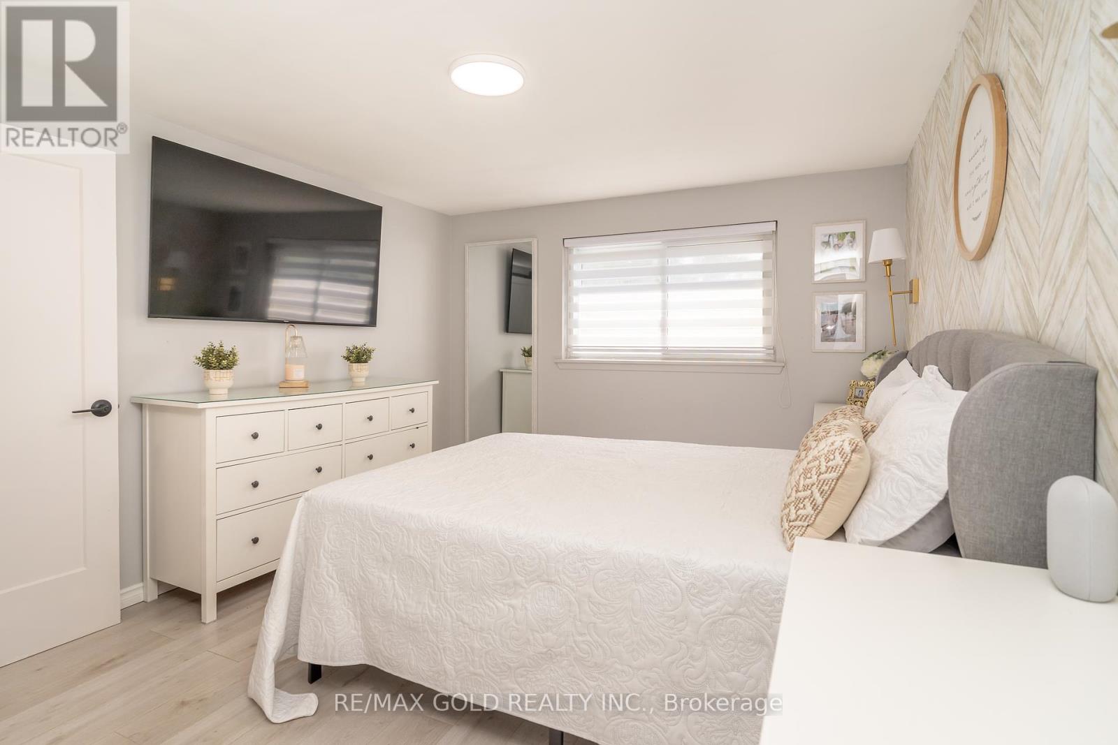 118 Fallingdale Crescent, Brampton, Ontario  L6T 3J6 - Photo 23 - W12406099