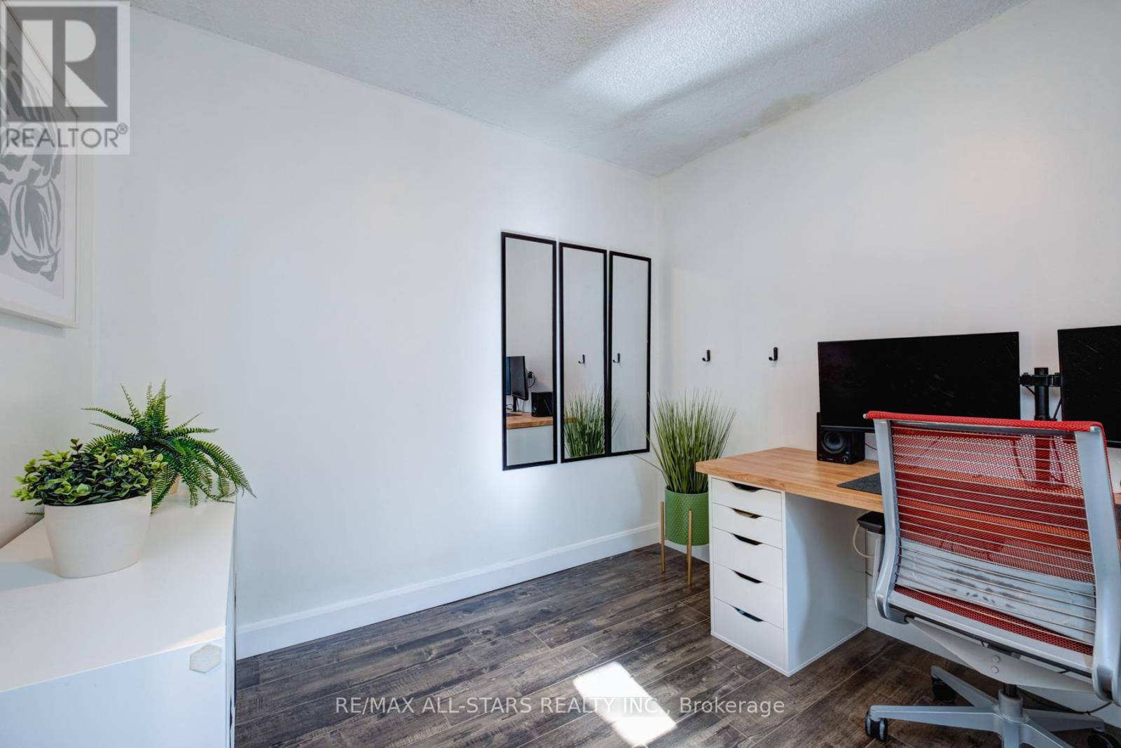 61 - 1624 Bloor Street, Mississauga, Ontario  L4X 2S2 - Photo 9 - W12405782