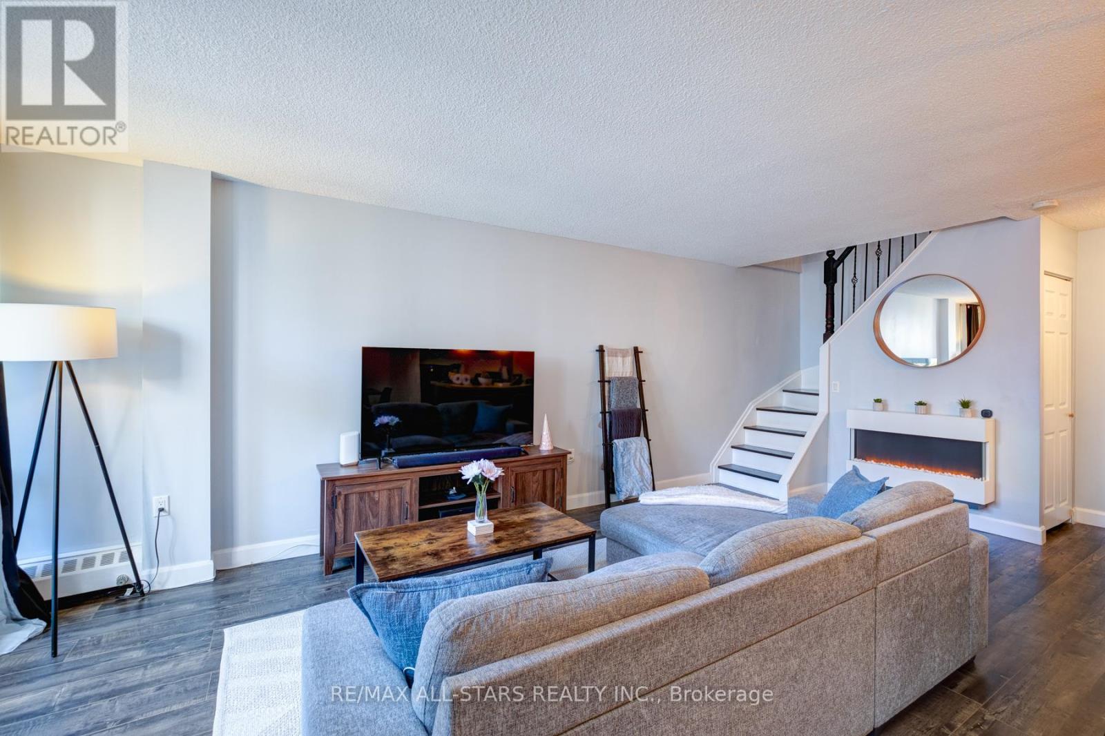 61 - 1624 Bloor Street, Mississauga, Ontario  L4X 2S2 - Photo 11 - W12405782