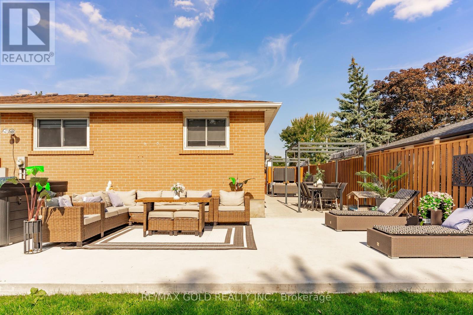 118 Fallingdale Crescent, Brampton, Ontario  L6T 3J6 - Photo 41 - W12406099