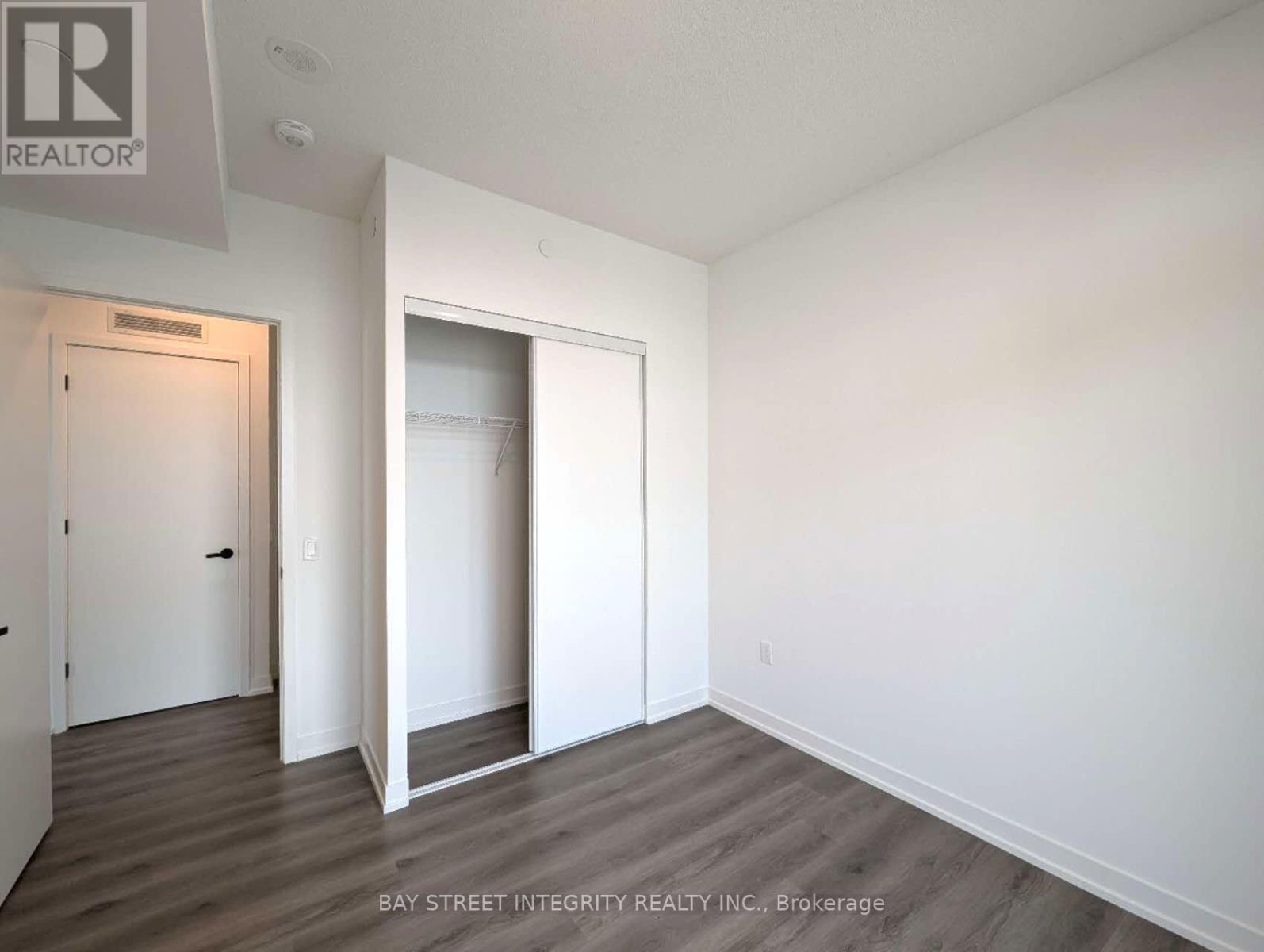 2605 - 28 Interchange Way, Vaughan, Ontario L4K 5Z7 - Photo 11 - N12407523