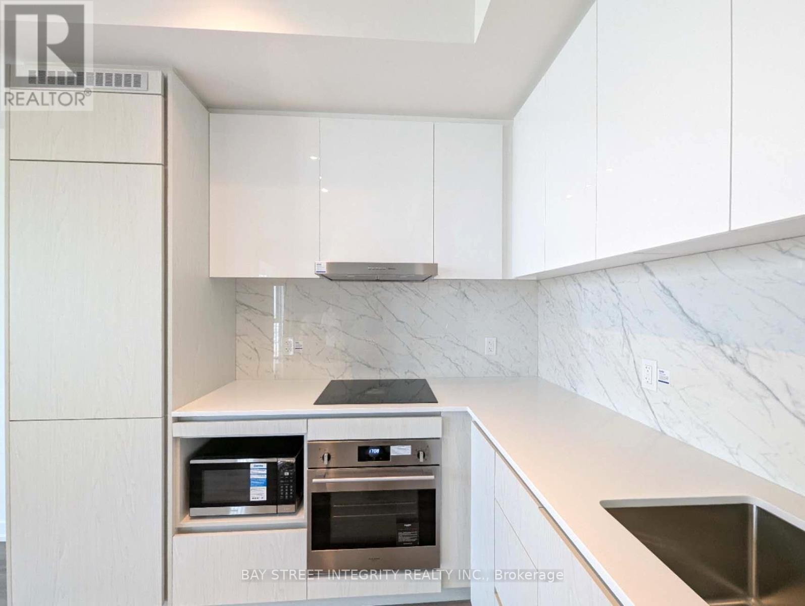 2605 - 28 Interchange Way, Vaughan, Ontario L4K 5Z7 - Photo 6 - N12407523