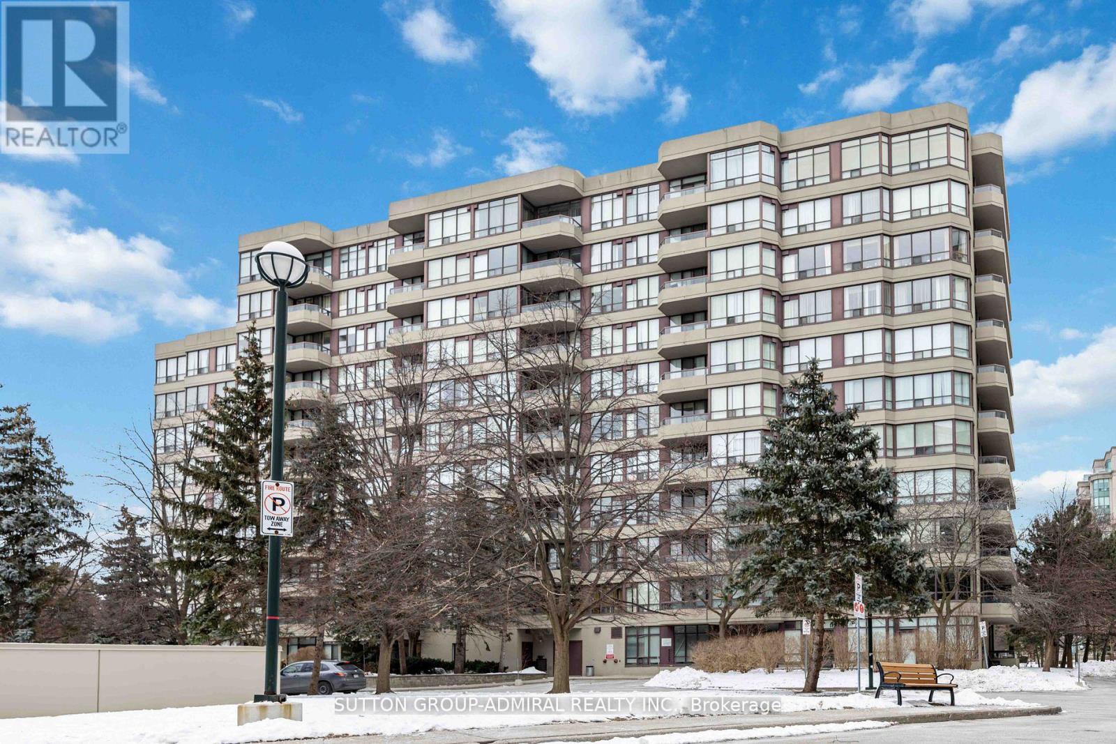 412 - 81 Townsgate Drive, Vaughan, Ontario  L4J 8E6 - Photo 1 - N12407534