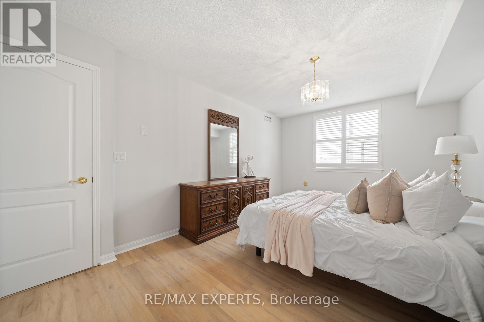 213 - 2500 Rutherford Road, Vaughan, Ontario  L4K 5R1 - Photo 16 - N12407610