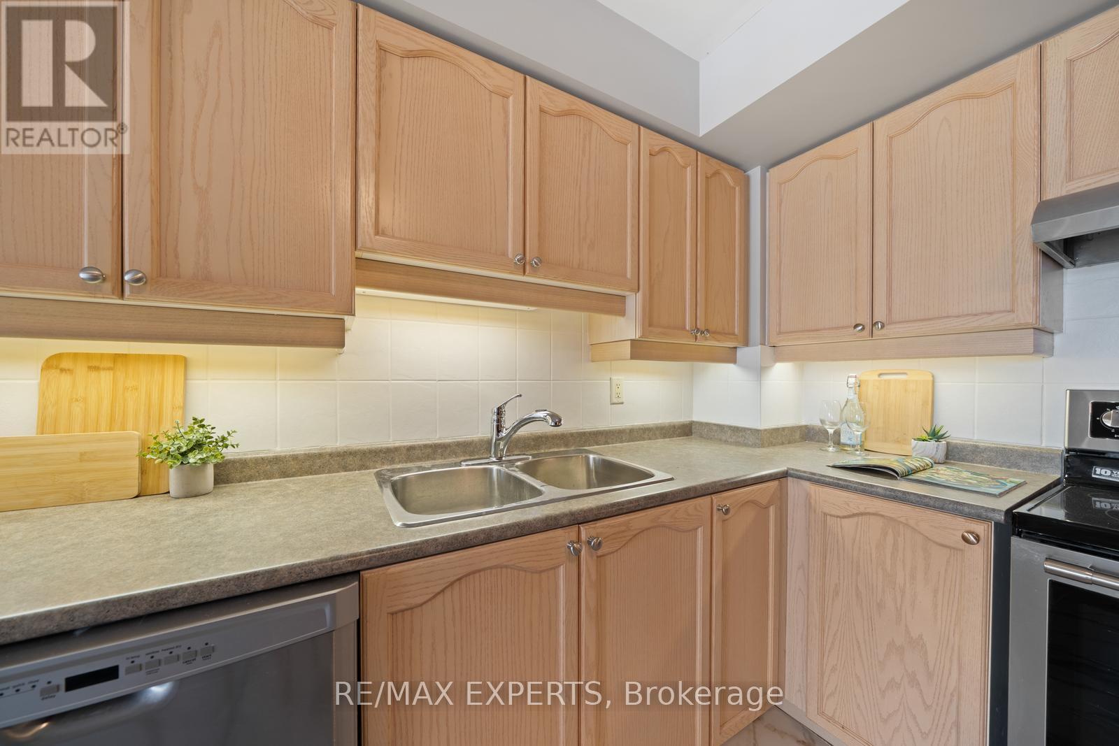 213 - 2500 Rutherford Road, Vaughan, Ontario  L4K 5R1 - Photo 6 - N12407610