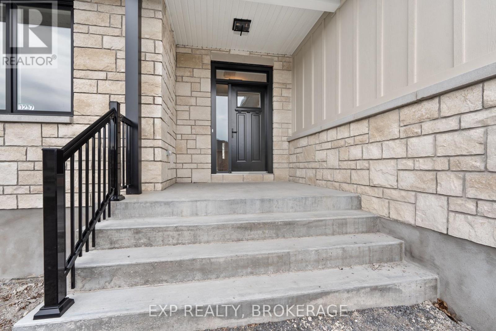 Property at 1257 CARFA CRESCENT image 5