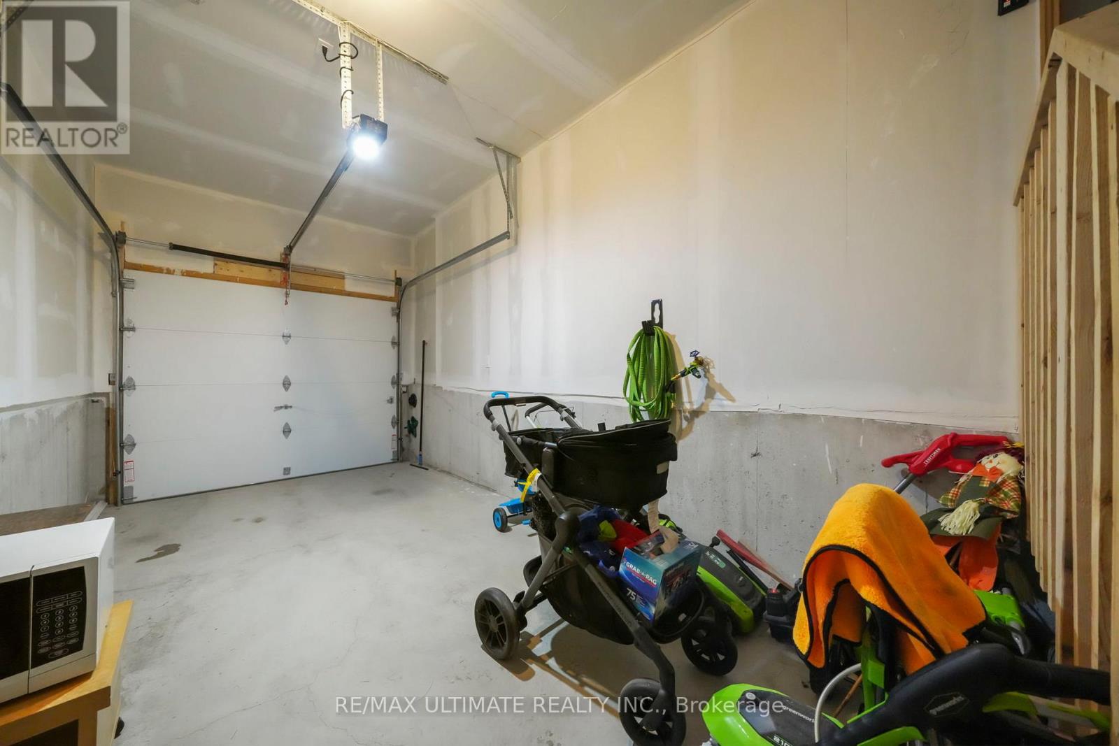 38 Silo Mews, Barrie, Ontario  L9J 0V3 - Photo 38 - S12407500