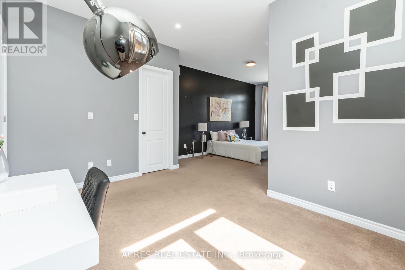 96 Redmond Crescent, Springwater, Ontario  L9X 1Z8 - Photo 18 - S12407541