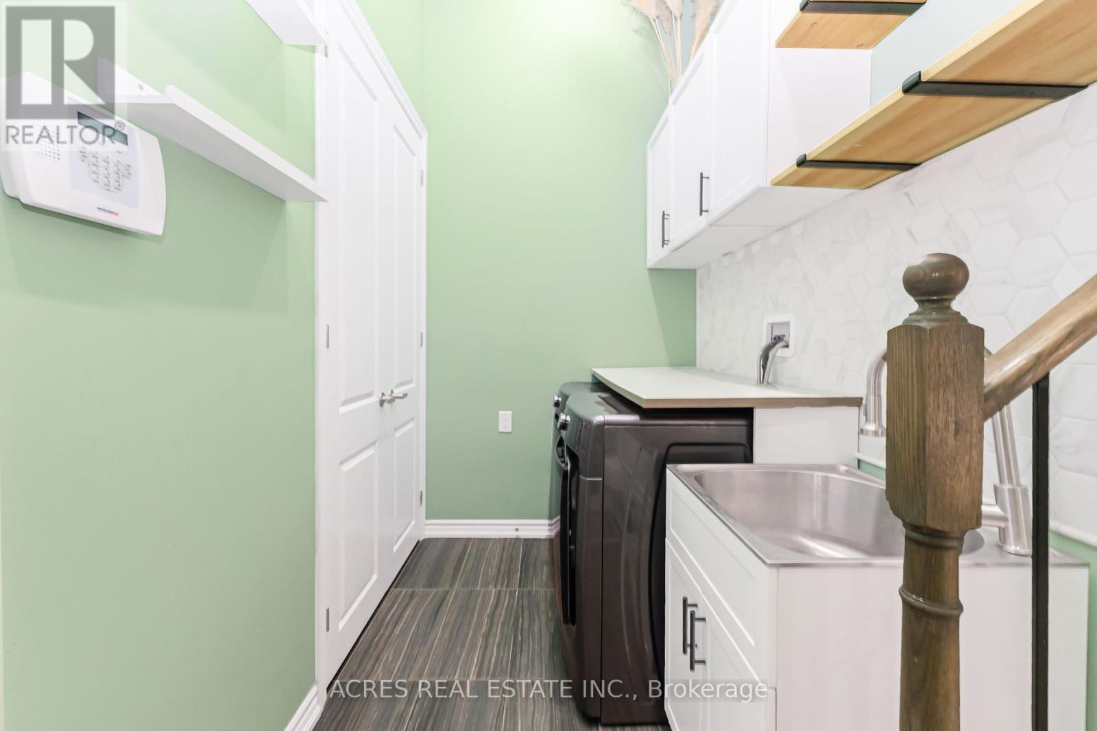 96 Redmond Crescent, Springwater, Ontario  L9X 1Z8 - Photo 24 - S12407541