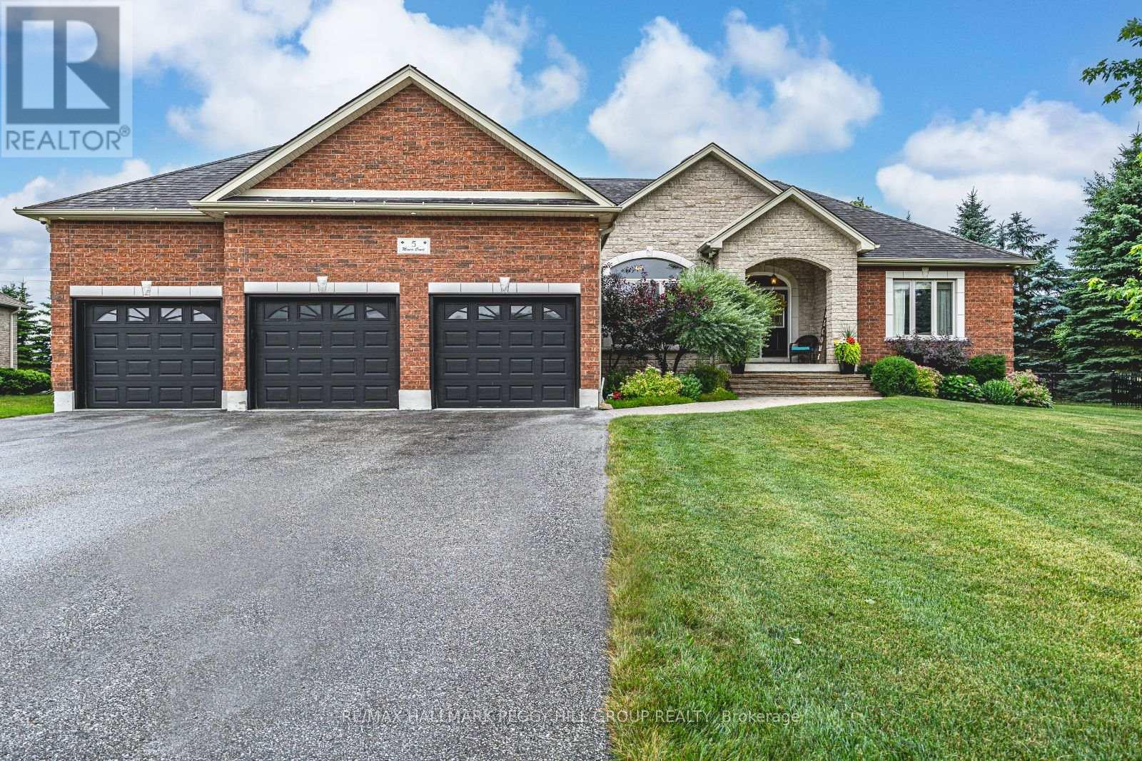 5 MUNRO COURT, Springwater, Ontario