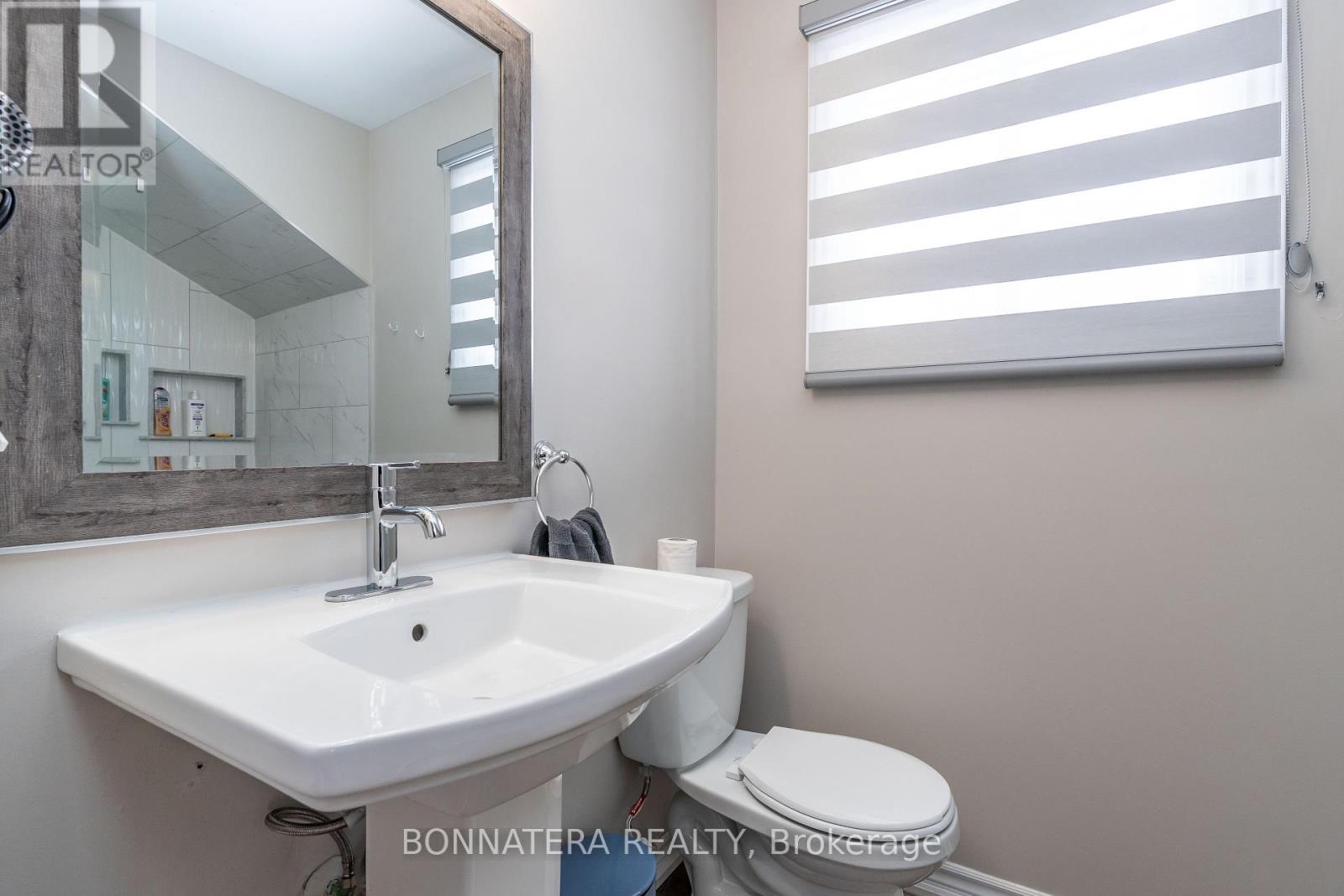 687 Innisfil Beach Road, Innisfil, Ontario  L9S 4E6 - Photo 13 - N12333729
