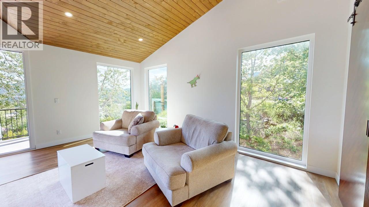 2075 St Paul Street, Rossland, British Columbia  V0G 1Y0 - Photo 13 - 10349851