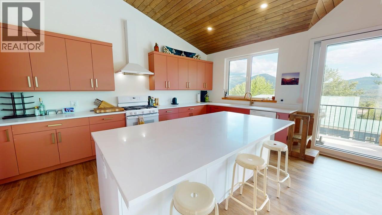 2075 St Paul Street, Rossland, British Columbia  V0G 1Y0 - Photo 20 - 10349851