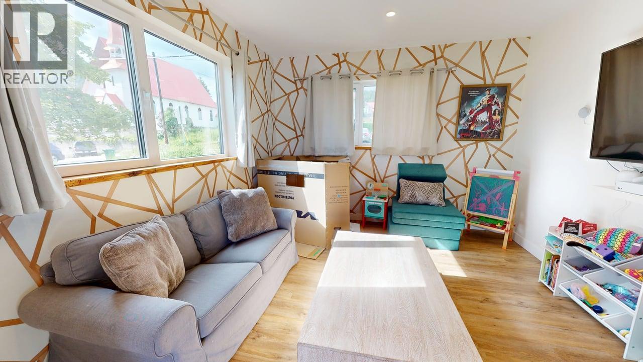 2075 St Paul Street, Rossland, British Columbia  V0G 1Y0 - Photo 17 - 10349851