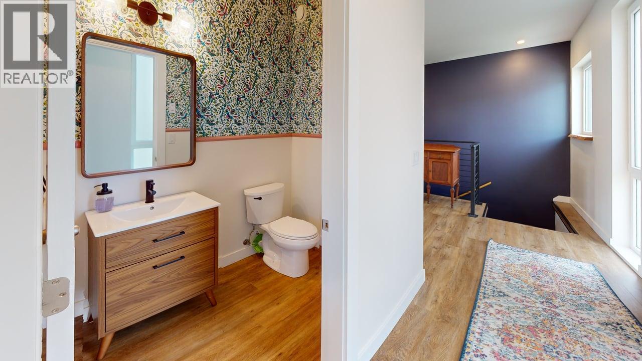 2075 St Paul Street, Rossland, British Columbia  V0G 1Y0 - Photo 8 - 10349851